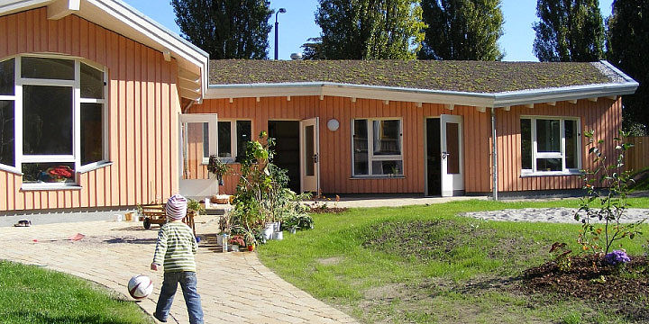 Die Wahl fiel beim Kindergarten auf Heizleisten von Variotherm. Keine andere Heizung ist so individuell einsetzbar.