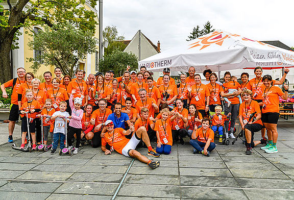 65 Variotherm-Sportler legten trotz Schlechtwetter ganze 598 Kilometer beim Rote Nasen Lauf zurück.