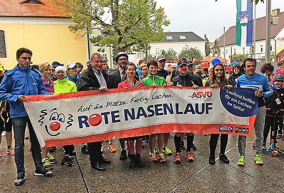 Start des Rote Nasen Laufes 2017 in Leobersdorf. Variotherm war natürlich wieder mit dabei.