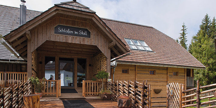 Da es sich um ein reines Holzhaus handelt, wollte Heinz Reitbauer lange Wartefristen aufgrund von Trocknungszeiten des Estrichs vermeiden.