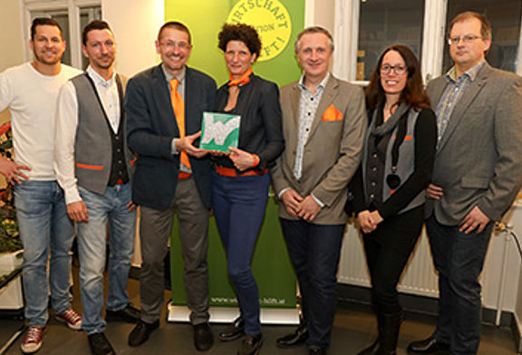 The Fundraising Association Austria presented Variotherm with an award for the “wage and salary donation rounding” 